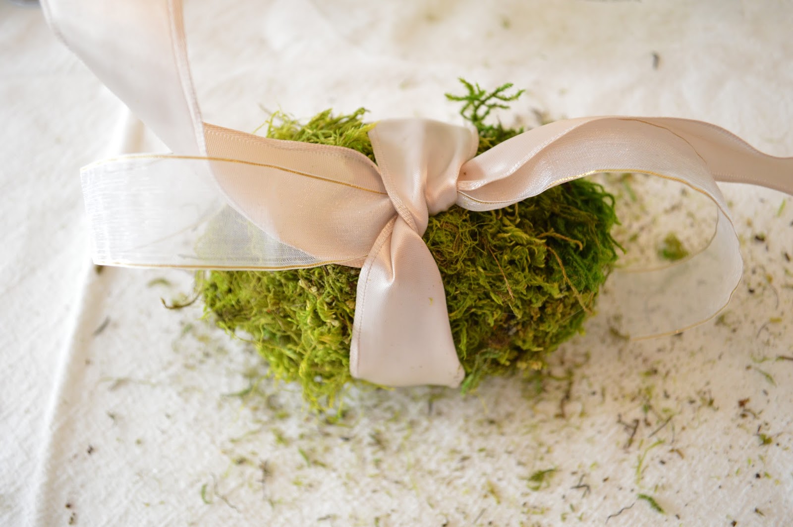 Moss and Faux Flower Egg Tutorial