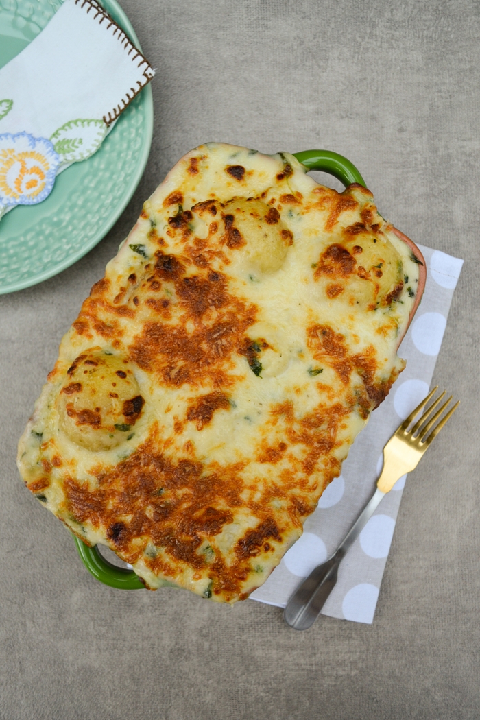 Cheesy Cauliflower and Potato Bake with Spinach Tinned Tomatoes