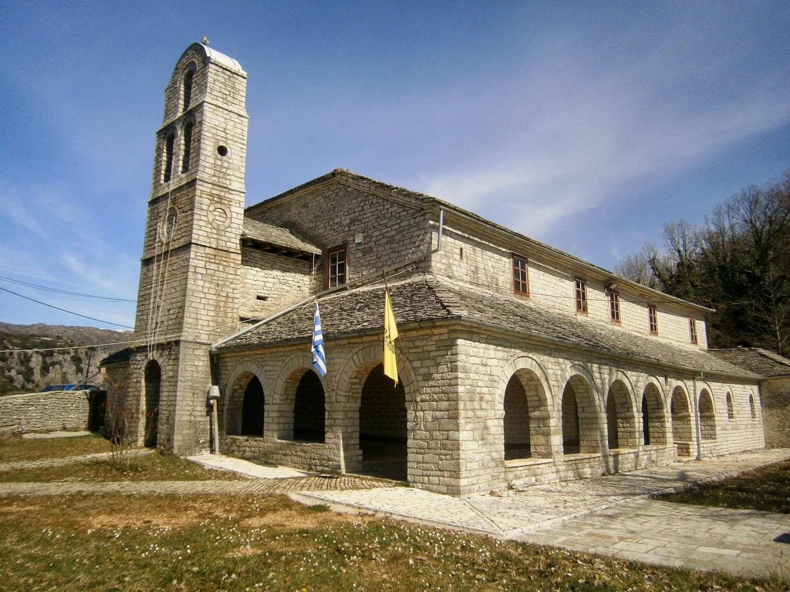 ναός του αγίου Γεωργίου στο Μονοδέντρι Ζαγορίου