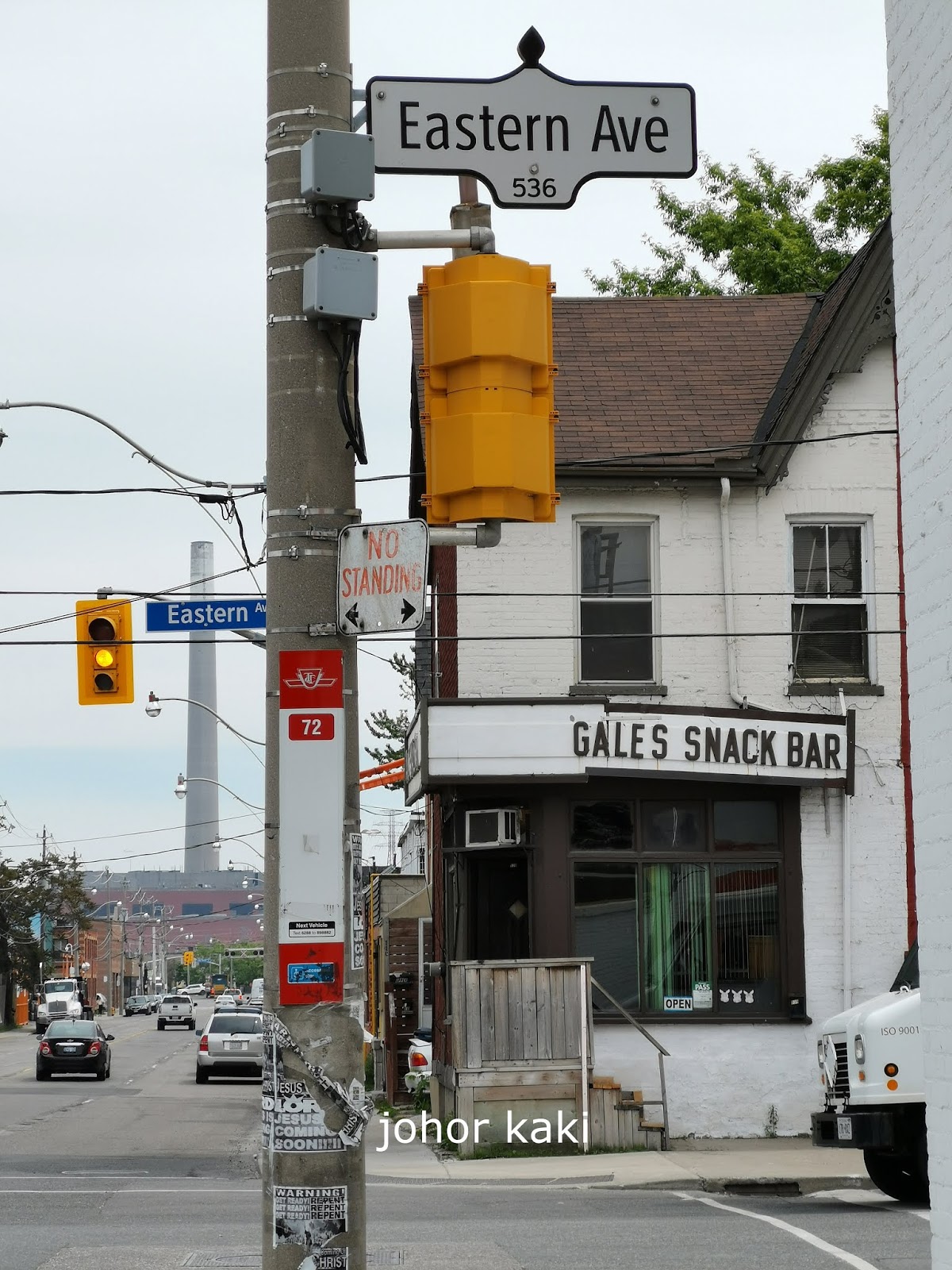 The Cheapest Restaurant in Toronto 💵 Gale's Snack Bar Tony Johor Kaki