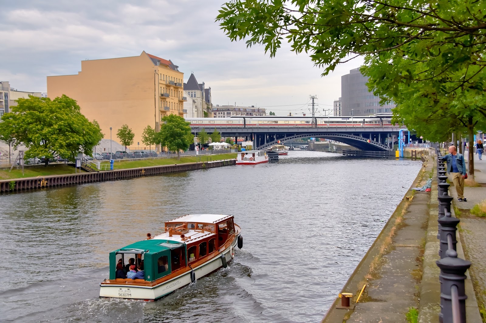Jaka Rzeka Płynie Przez Berlin BERLIN W JEDEN DZIEŃ CO WARTO ZWIEDZIĆ? ŚCISŁE CENTRUM MIASTA REICHSTAG