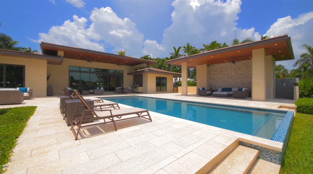 44 Photos vs. 919 S Southlake Dr, Hollywood, FL Luxury Home Interior Design Tour