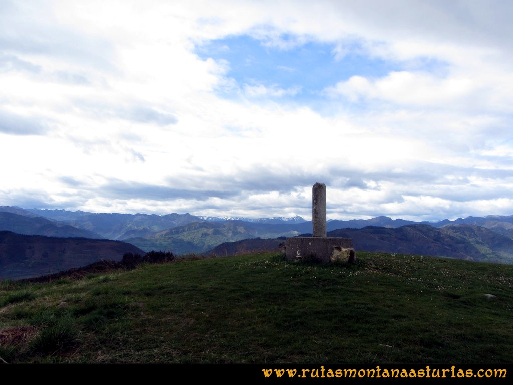 Cima del pico Incos, Cabranes