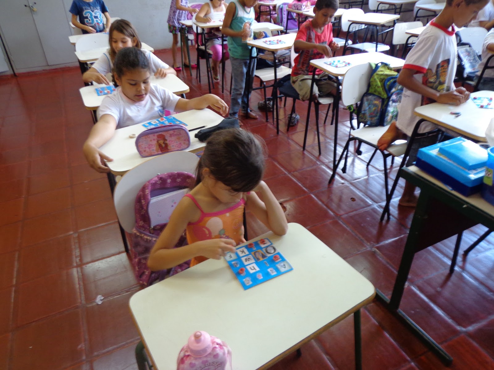 PNAIC FÊNIX: PROFESSORAS DESENVOLVEM ATIVIDADES COM JOGOS