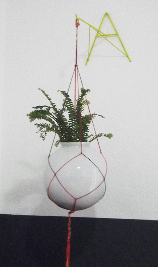fio de macrame, suporte de vaso, plant hanger, fio colorido, plantas, vaso de plantas