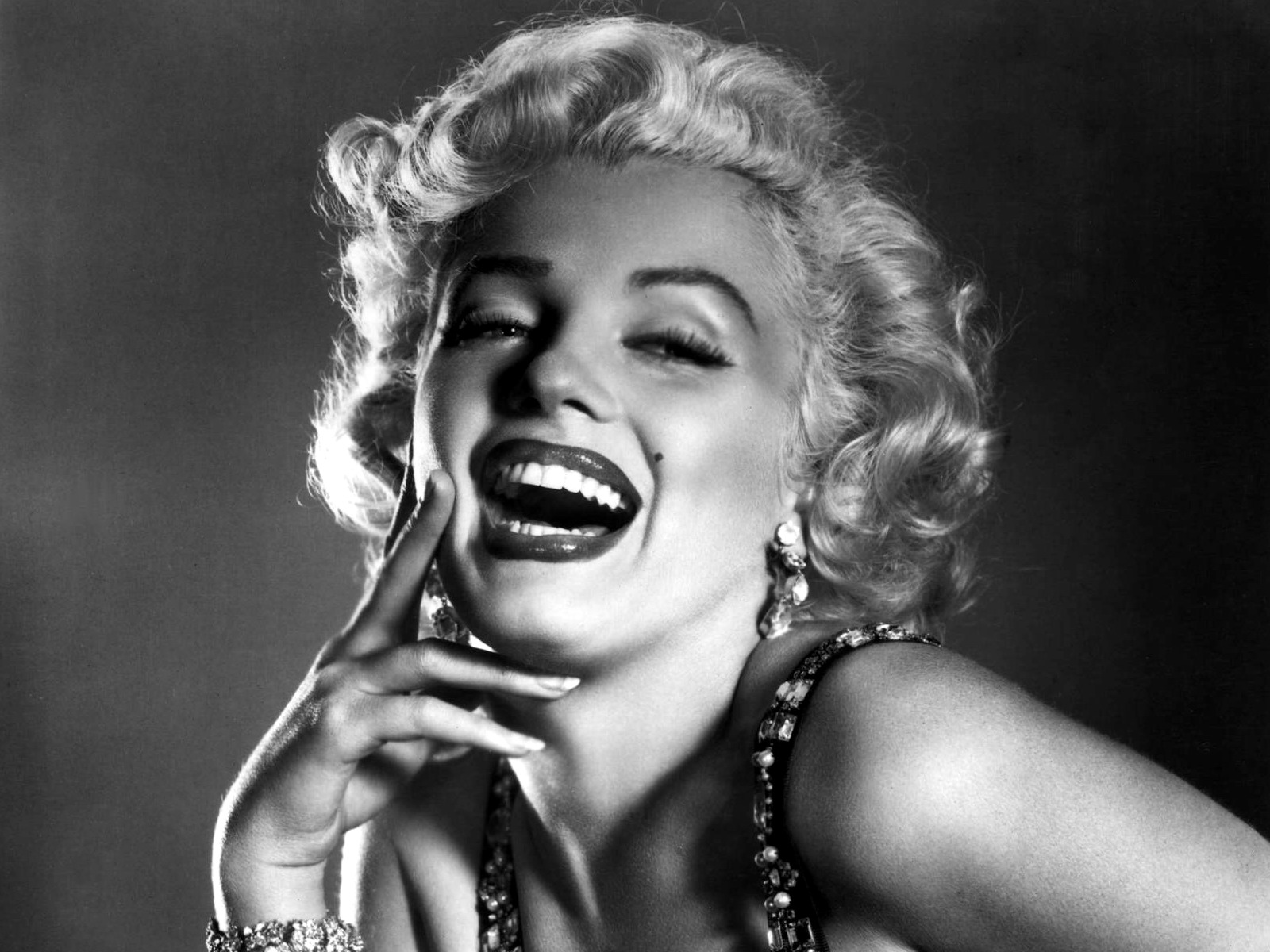 http://3.bp.blogspot.com/-eXLQ10wHe9Q/UB-QboRckpI/AAAAAAAAB7U/Nd1g2Bi8n4I/s1600/Marilyn-Monroe2.jpg