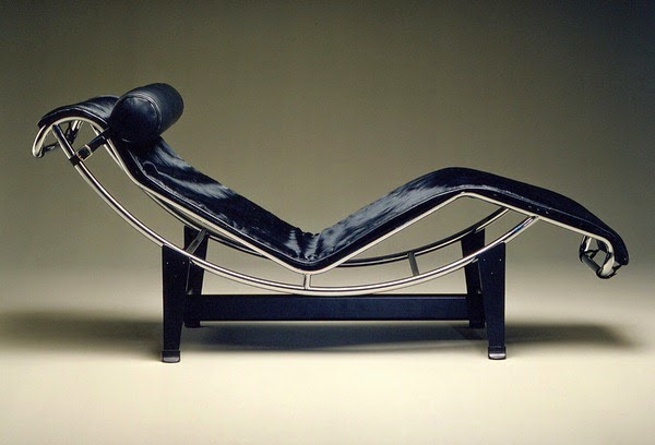 The chair in your own way: relaxing on chaise longue
