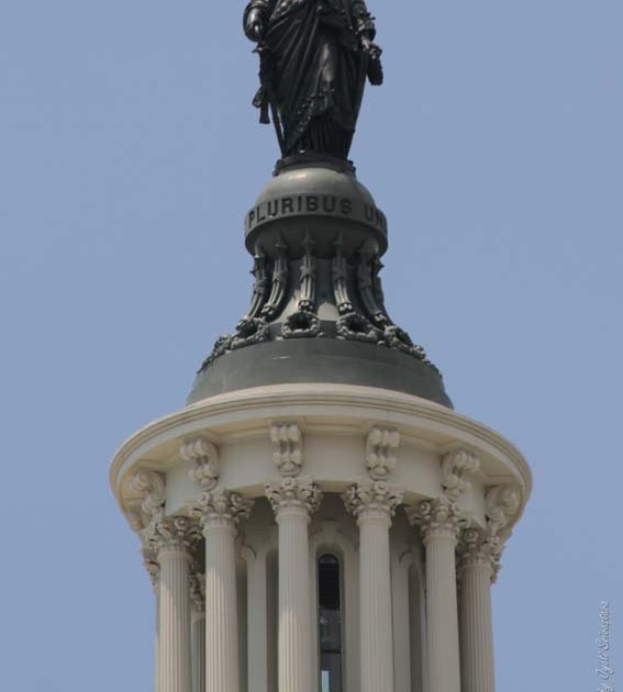 Статуя свободы на капитолии Статуя свободы на капитолии