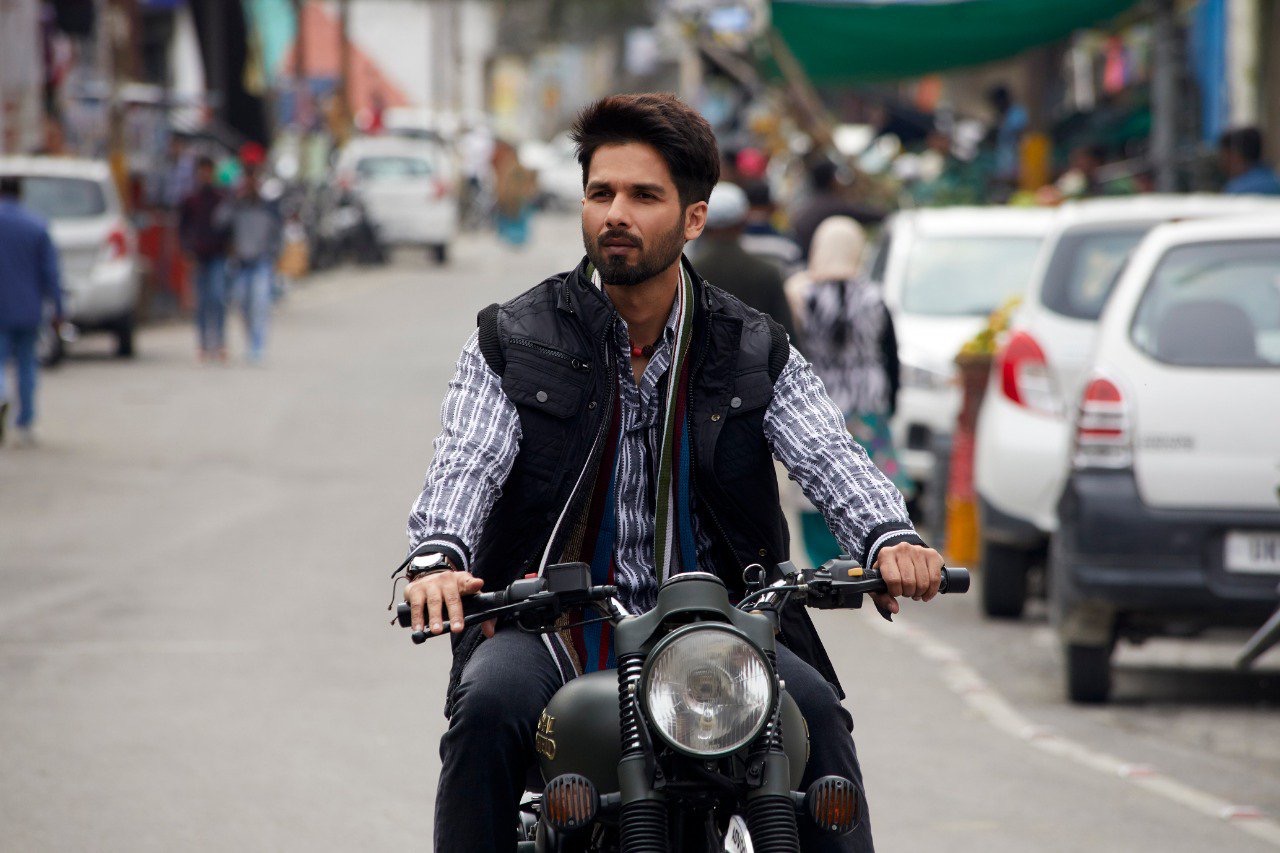 Batti Gul Meter Chalu Film Review Priya Adivarekar Diary of a