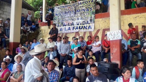 Nahuas y Totonacos se unen contra mineras que quieren arrebatarles su territorio. Nahuas y Totonacos se unen contra mineras que quieren arrebatarles su territorio.