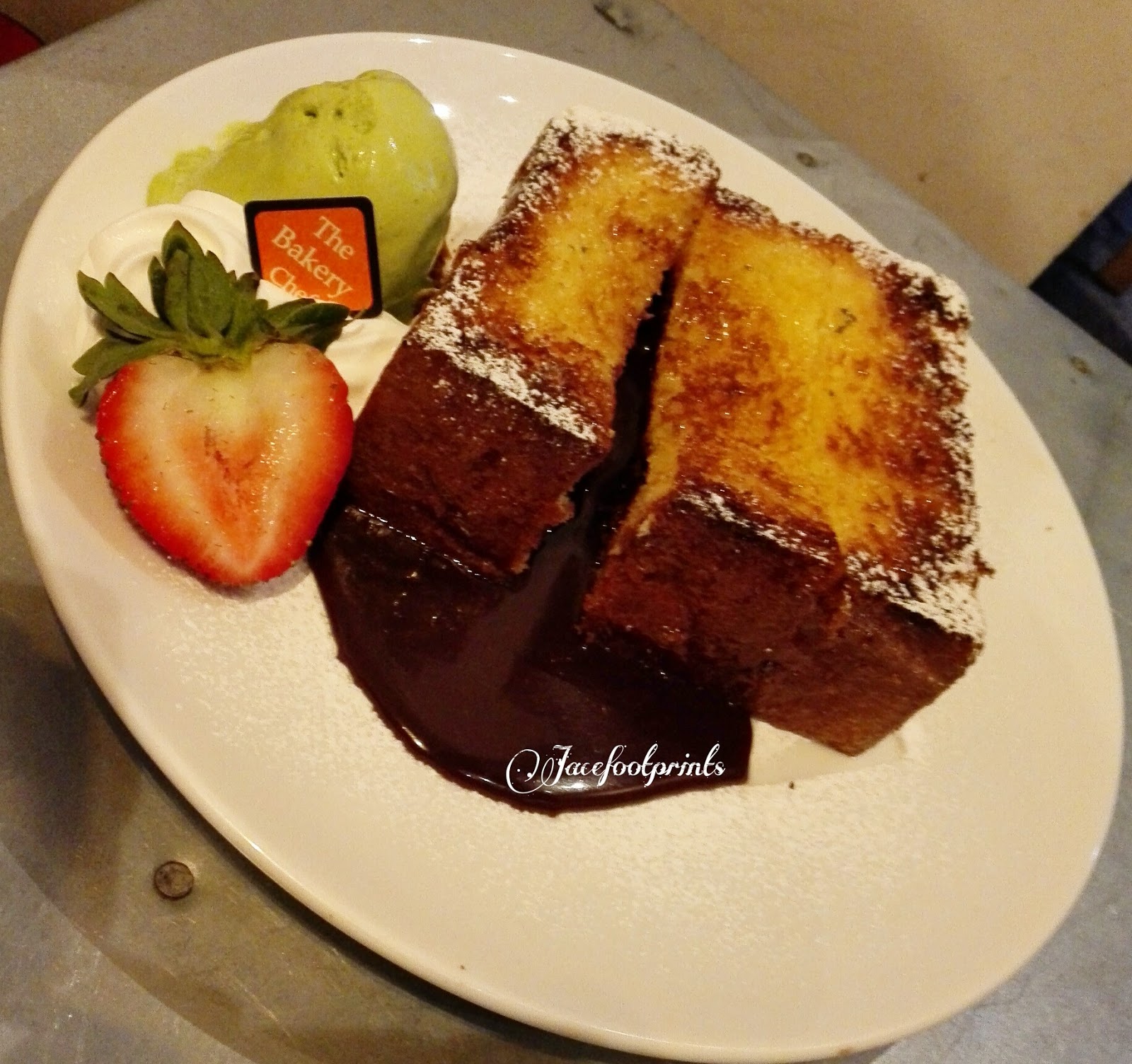 [Singapore] The Bakery Chef Lava Toast, Ice Cream and Rainbow Cake