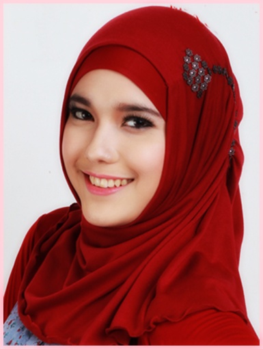 Jual Berbagai Macam Aksesoris: Kreasi Model Jilbab Cantik