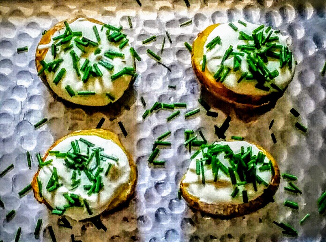 mini jacket potatoes with crème fraîche and chives