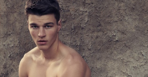 Tyson Dayley Fitness model
