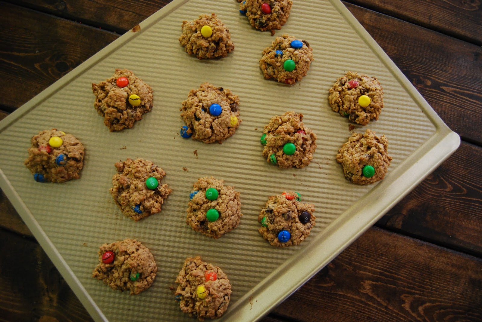momfessionals-monster-cookies