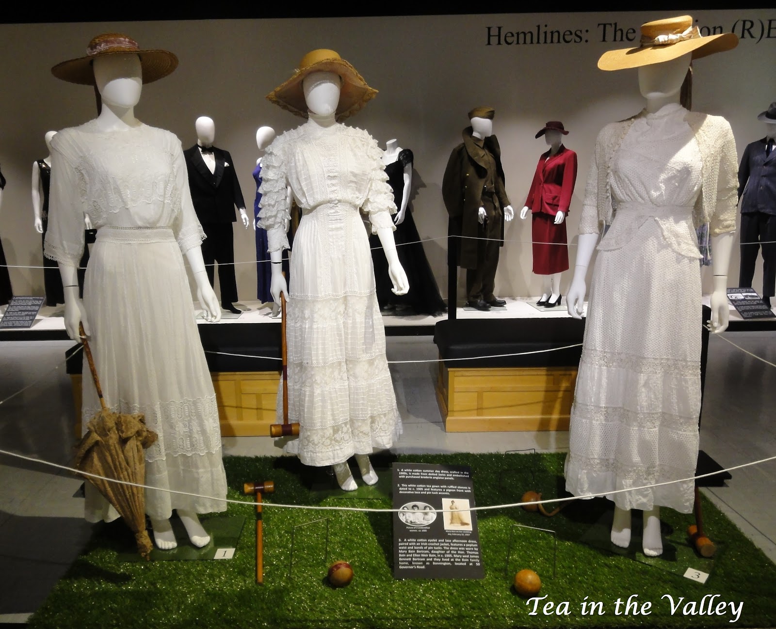 The Tea Gown - Bridging Victorian and Edwardian Fashion