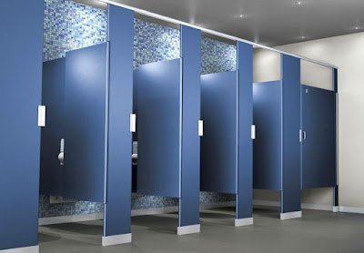 Alasan kenapa desain bilik toilet umum tidak tertutup rapat