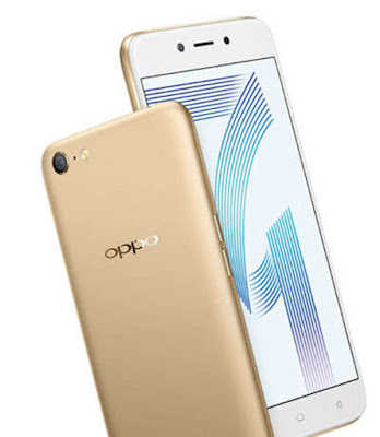 Spesifikasi Oppo A71 Spesifikasi Oppo A71 Oppo membekali A71 dengan layar IPS berukuran 5.2 inci. Layar tersebut memiliki resolusi HD 720 x 1280 pixels, sehingga menghasilkan kerapatan sebesar 282 ppi. Walaupun cukup tajam, namun seharusnya smartphone ini memakai layar Full HD. Selama ini Oppo tidak pernah melengkapi smartphone buatannya yang dibanderol dibawah 3 Juta Rupiah dengan layar Full HD, sehingga kekurangan ini bisa dimaklumi. Namun layar tersebut sudah menggunakan teknologi 2.5D yang membuat tepian layarnya sedikit melengkung. Dibalik bodi Oppo A71 telah tertanam baterai berkapasitas 3.000 mAh. Tidak ada fitur fast charging yang akan mempercepat pengisian baterai tersebut. Namun baterainya cukup awet dan bisa bertahan seharian penuh apabila dipakai secara normal. Untuk bermain game dan menonton film tentu lebih boros, jadi lebih baik membawa Power Bank. Berbicara soal game, Oppo A71 ditenagai chipset Mediatek MT6750 yang berpadu dengan processor berkecepatan Octa Core 1.5 Ghz dan GPU Mali T860MP2. Bodi belakangnya terlihat polos tanpa adanya garis antena yang kita jumpai pada smartphone Oppo selama ini. Desainnya juga standar, dan tidak memiliki tombol home serta sensor pemindai sidik jari pada bagian depan ataupun belakangnya. Sedangkan untuk dimensinya memiliki ukuran panjang 148.1 mm, lebar 73.8 mm, dan ketebalan 7.6 mm. Lalu untuk bobotnya seberat 137