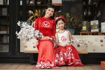Vietnamese-traditional-dress-ao-dai