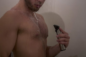radersi sotto la doccia
