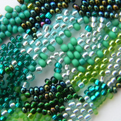 купить браслет из бисера в технике фриформ bracelet beading freeform green зеленый украшения от Anabel