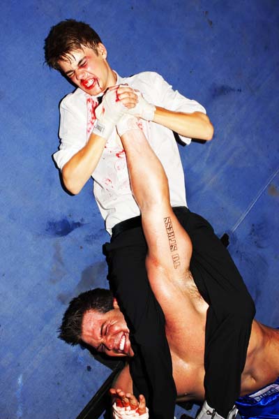 tony kelly fotografia fashion justin bieber ensanguentado luta porrada briga