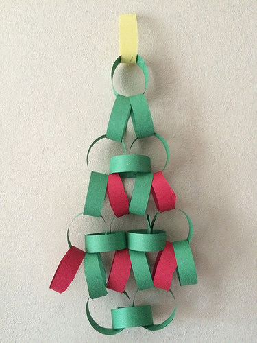 paper chain Christmas tree