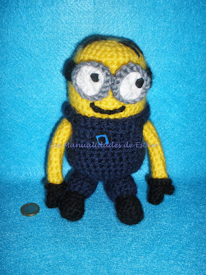 Minion realizafo a crochet con laba acrílica