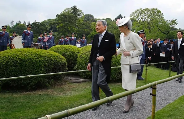 Emperor Akihito, Empress Michiko, Crown Prince Naruhito and his wife Princess Masako, Prince Akishino and his wife Princess Kiko and Princess Mako attended the 2016 Spring Garden Party