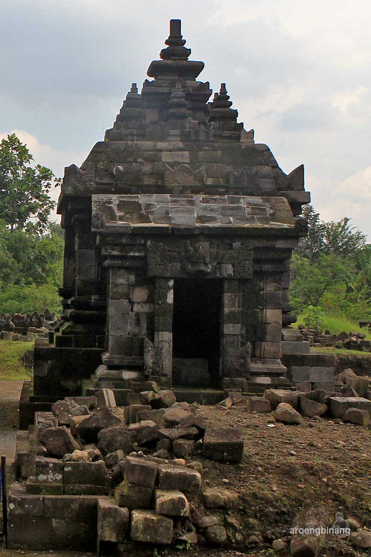 candi plaosan kidul klaten
