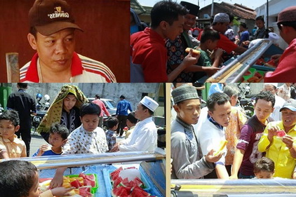 Penjual Buah Ini Selalu Rajin Bersedekah