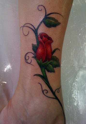 Legal Vermelha Tatuagem na Perna