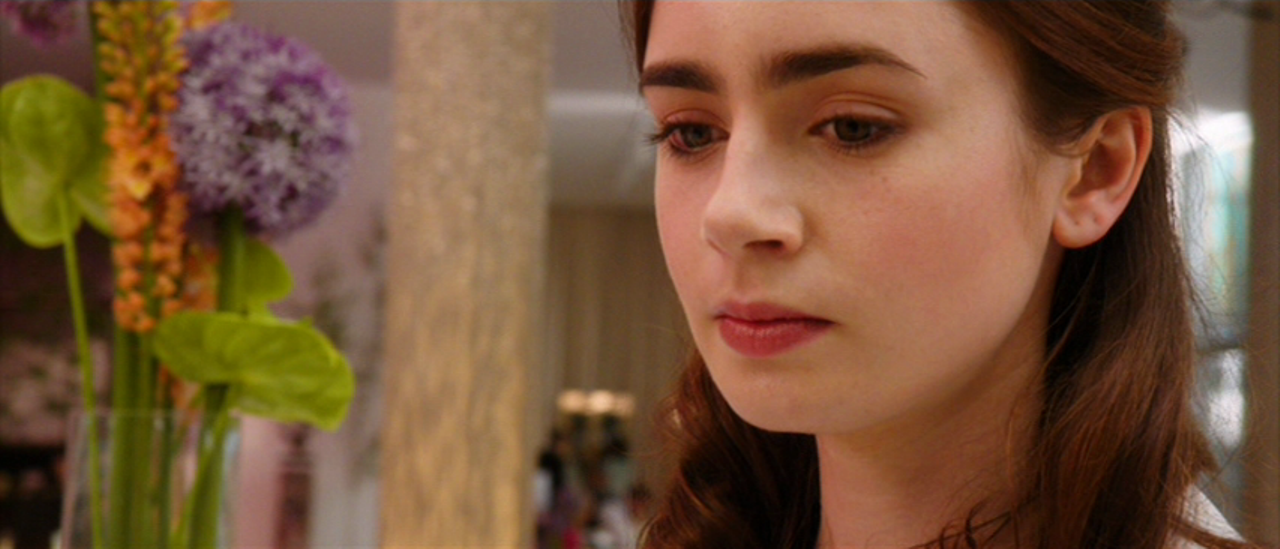 Movie and TV Cast Screencaps: Lily Collins as Rosie Dunne in Love, Rosie (2...