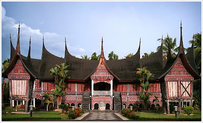 Rumah Gadang atau Rumah Godang - Minangkabau
