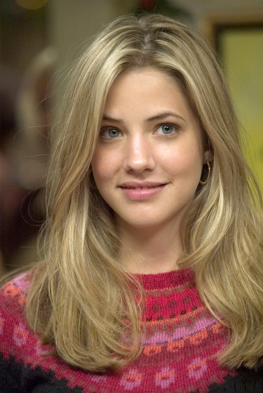 Julie Gonzalo summary | Film Actresses