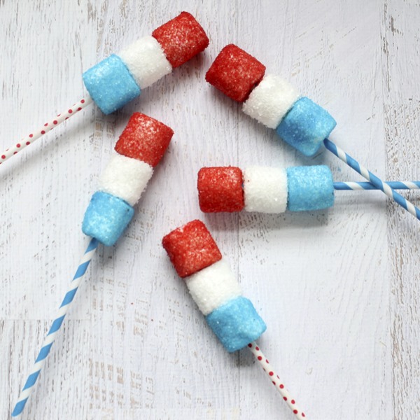 Red, White and Blue DIY Marshmallow Pops - via BirdsParty.com
