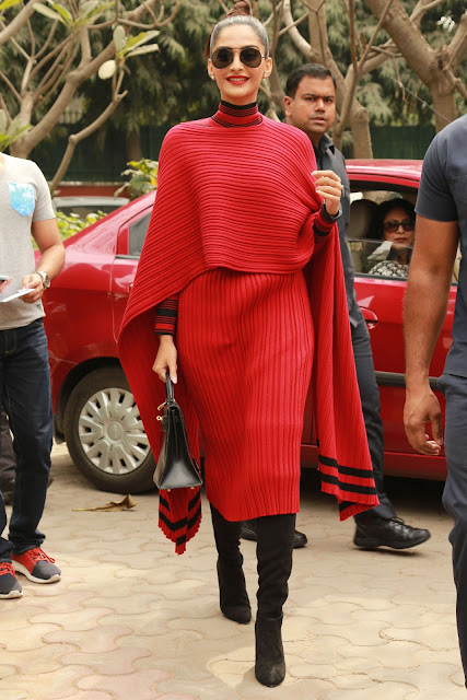 Sonam Kapoor Looks Sizzling Hot At Film ‘Neerja’ Promotions In Delhi