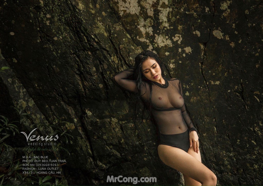 Linh Miu boldly let go of her chest in a set of photos taken under a waterfall photo 2-5