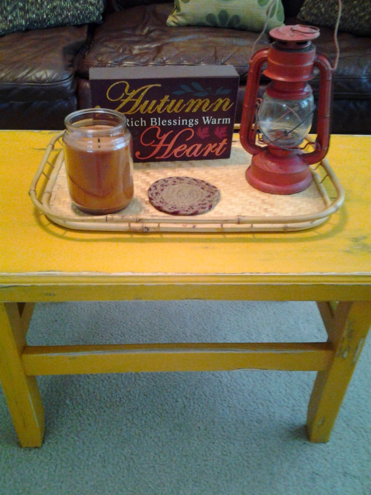 Burlap and Daisies: My coffee table makeover