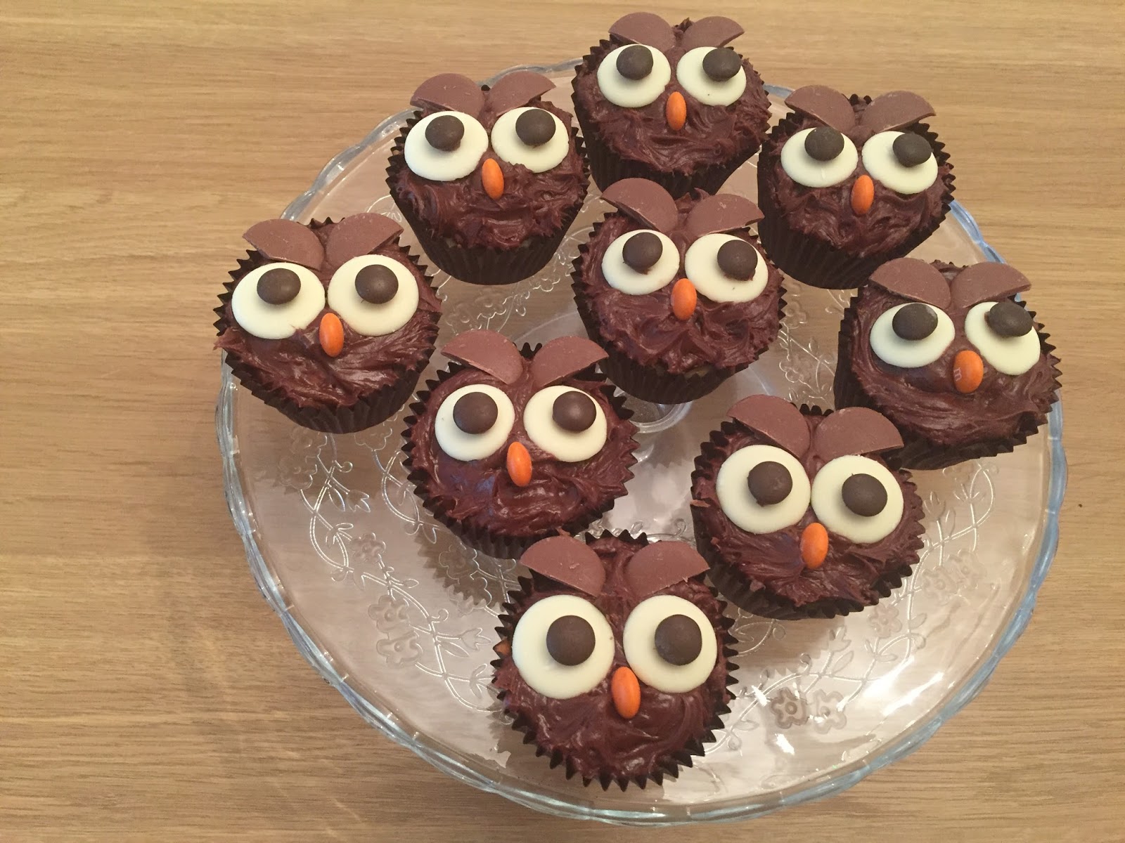 Everyday Happiness of a Working Mum: Owl Cupcakes