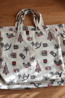 DIY Reusable Christmas Gift Bags DIY Reusable Christmas Gift Bags