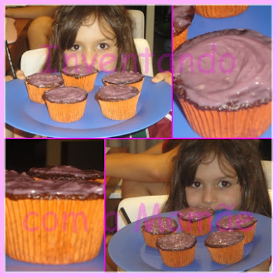 Crianças na cozinha fazendo cupcake de chocolate