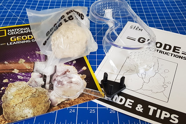 National Geographic Break Open Geodes Set box contents