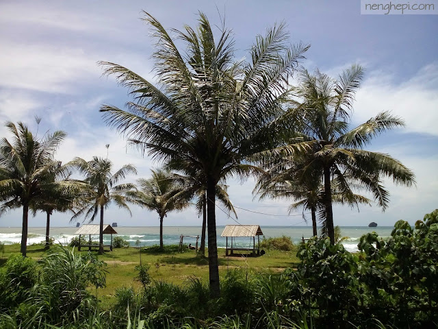 Pantai Sendiki Malang: Menyusuri Barisan Pantai