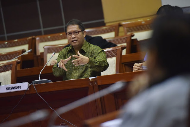 Menteri Komunikasi dan Informatika, Ancam Blokir Facebook Menteri Komunikasi dan Informatika, Ancam Blokir Facebook