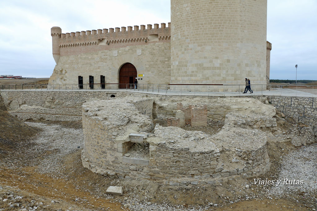 Excavaciones frente al castillo de Arévalo