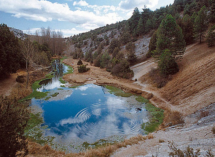Un Paseo por el Monumento Natural La Fuentona - Soria