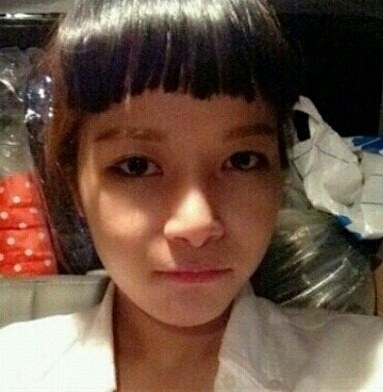 Why doesn't Mamamoo Solar have graduate photos circulating around? - K