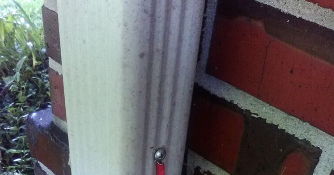 NSW RADIO AND COMMUNICATIONS by Michael Bailey TURN YOUR GUTTER INTO