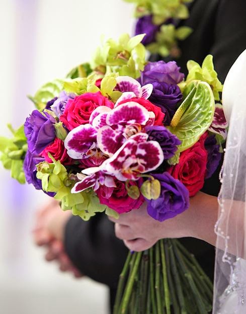 Cách chọn sắc màu hoa hoàn hảo cho cô dâu